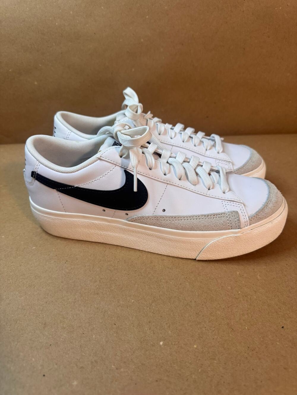 Nike Blazer Low ’77 Jumbo Women’s Size 8.5 White Black Suede DQ0292-101